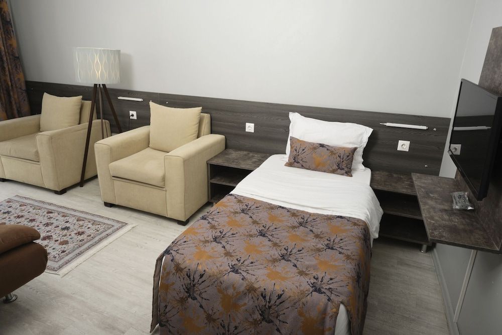 The Breeze Hotel Family Room 5