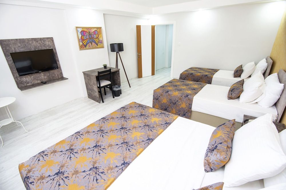 The Breeze Hotel Family Room 2