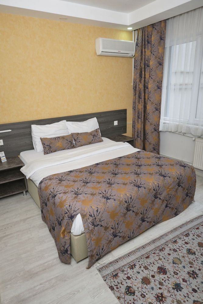 The Breeze Hotel Economy Room 2