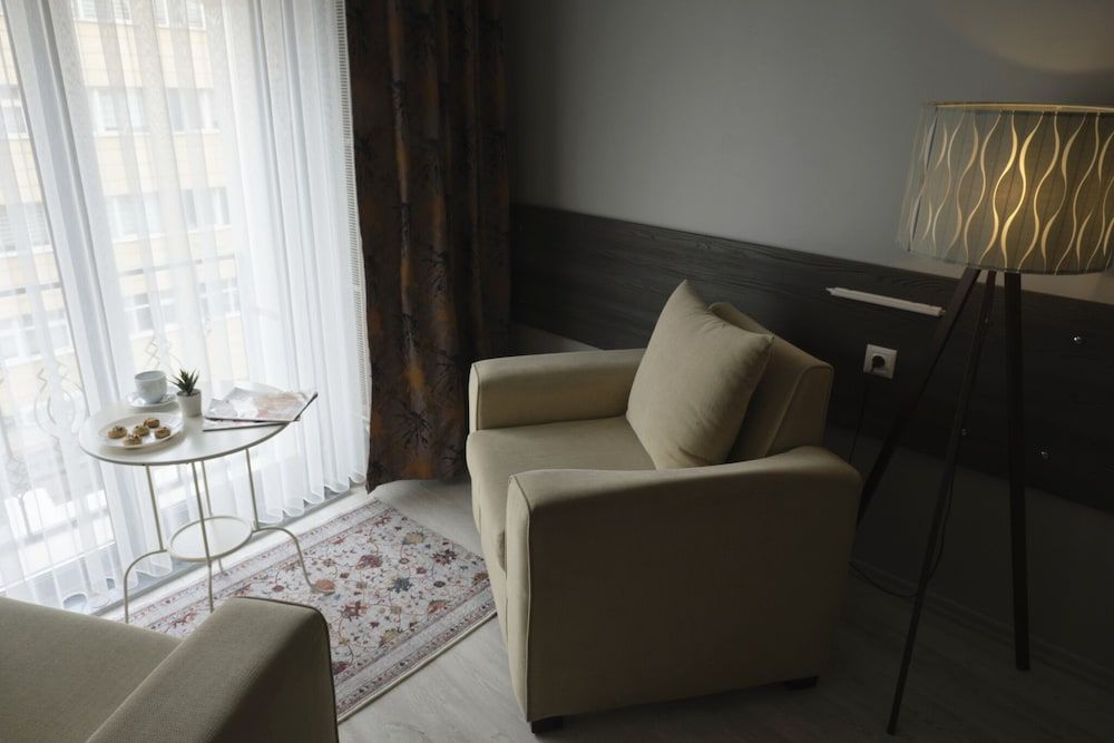 The Breeze Hotel Family Room 13