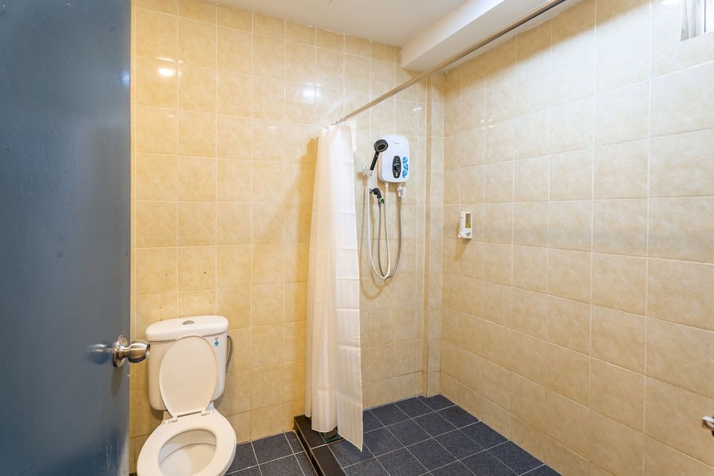 Pertama Lodge Family Room, 2 Queen Beds 4