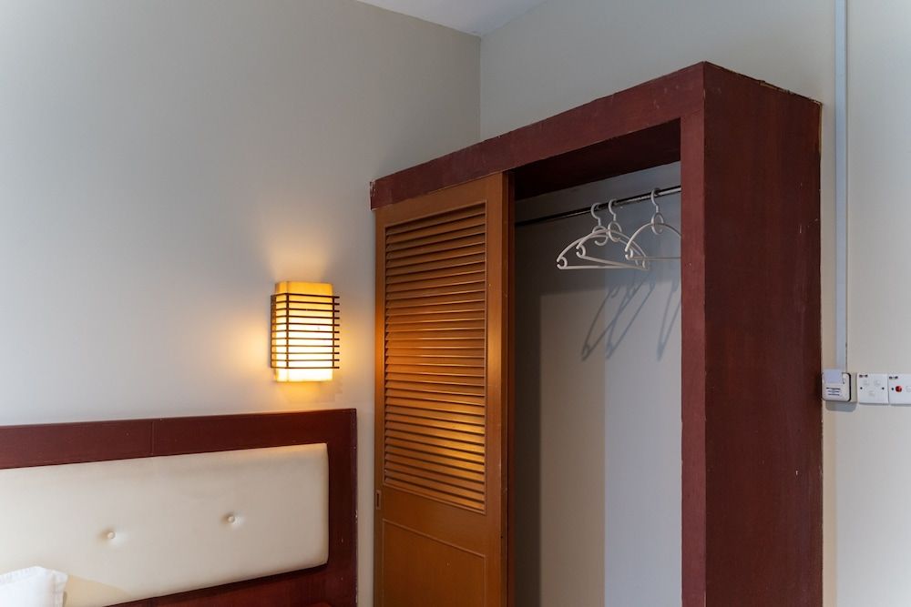 Pertama Lodge Basic Twin Room, Multiple Beds 7