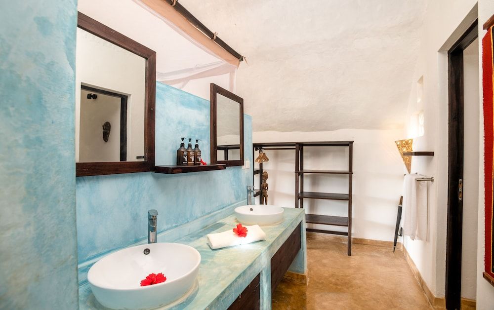 Sunshine Bay Hotel Zanzibar Deluxe Partial Ocean Suite 5
