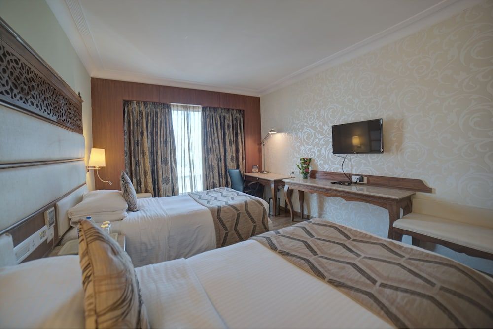 Goldfinch Hotel Bangalore Superior Double or Twin Room, City View 5