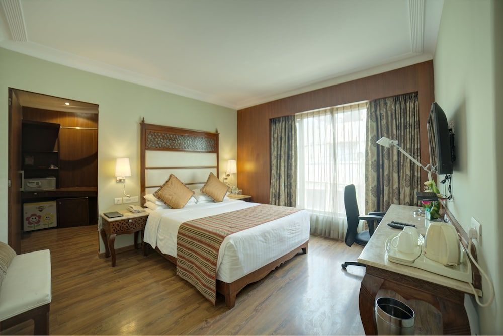 Goldfinch Hotel Bangalore Superior Double or Twin Room, City View 7