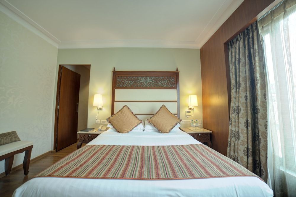 Goldfinch Hotel Bangalore Superior Double or Twin Room, City View 3