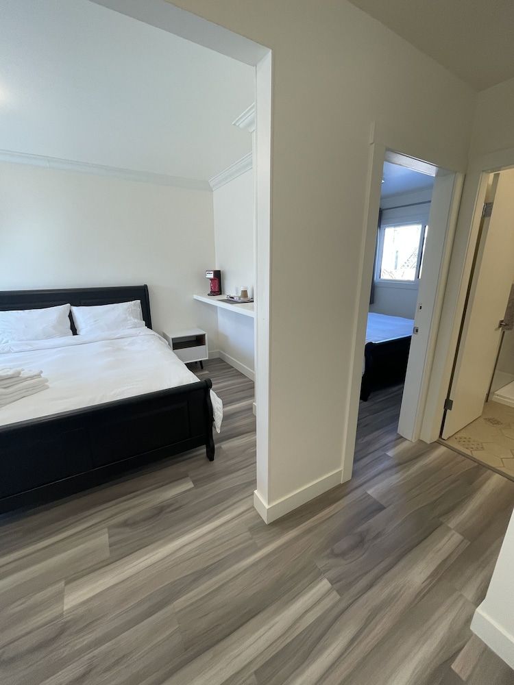 Destination Inn Deluxe Suite 4