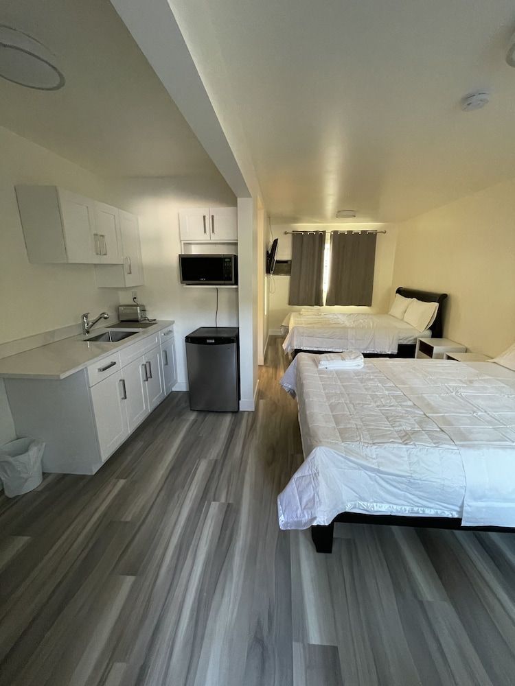 Destination Inn Comfort Suite 8