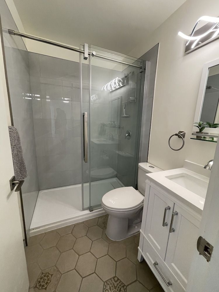 Destination Inn Deluxe Suite 9