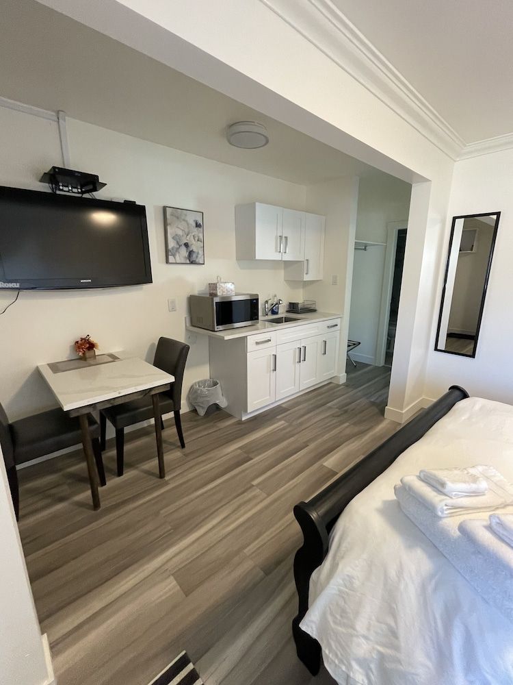 Destination Inn Deluxe Suite 5