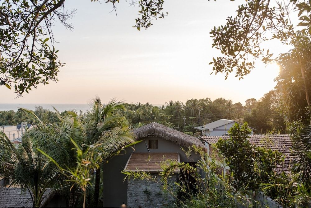 M Village Phu Quoc Tropical garden Twin - Tropical Village 6