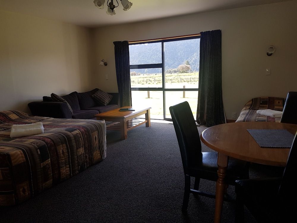 Standard Suite, 1 Bedroom, Non Smoking, Kitchen