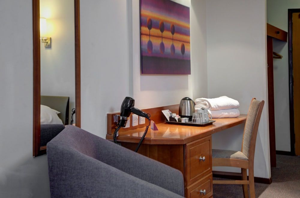 Plaza Chorley, Sure Hotel Collection by Best Western Deluxe Room, 2 Twin Beds, Non Smoking 6