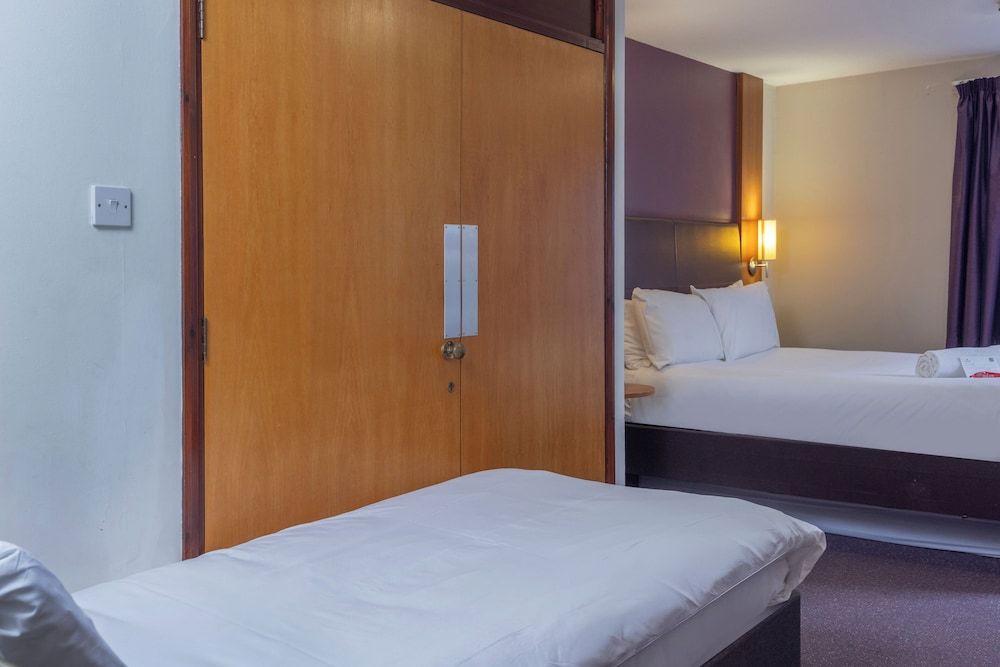 Plaza Chorley, Sure Hotel Collection by Best Western Deluxe Room, 2 Twin Beds, Non Smoking