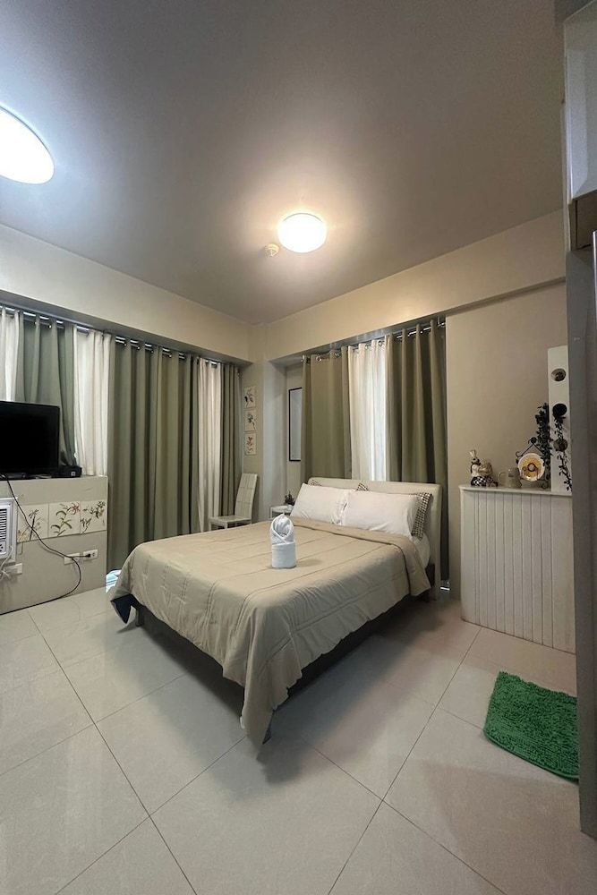 PRS @ One Palm Tree Villa near T3 Airport Studio, 1 Queen Bed 11