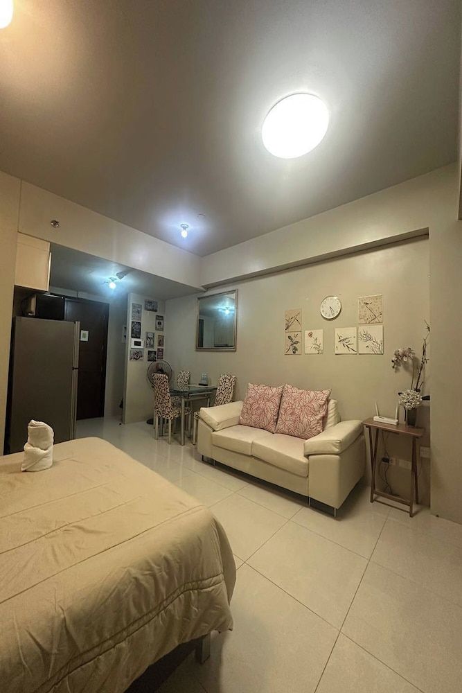 PRS @ One Palm Tree Villa near T3 Airport Studio, 1 Queen Bed 17