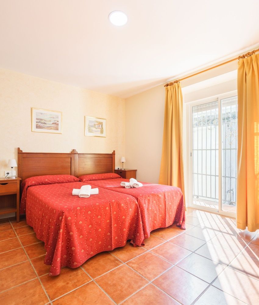 Hotel Carlos V by Viverestays Double or Twin Room 3