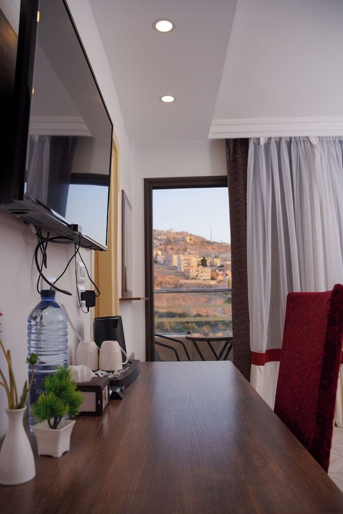 Petra Corner Hotel Standard Twin Room 12