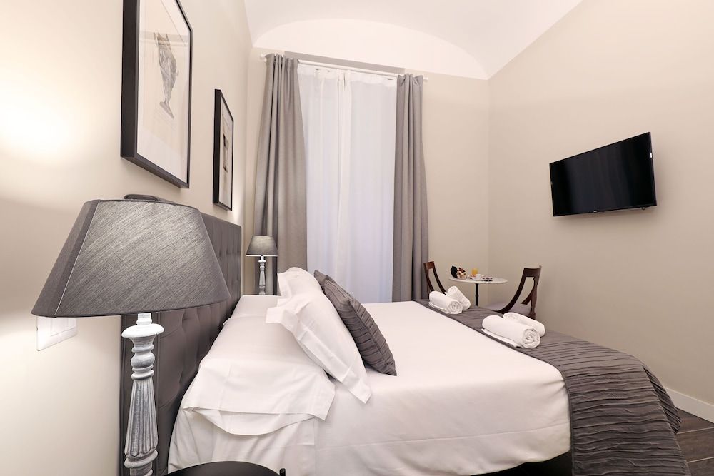 Residenza Vittoria Roma Superior Double Room 12