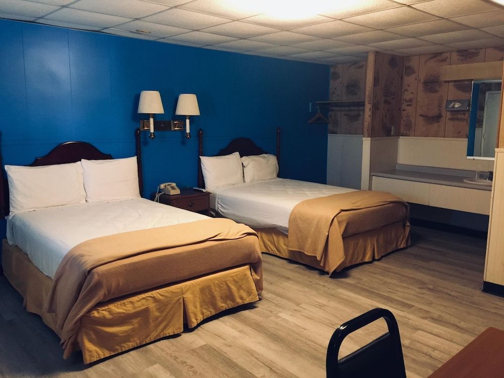 Tall Corn Inn Standard Room, 2 Double Beds, Smoking 5