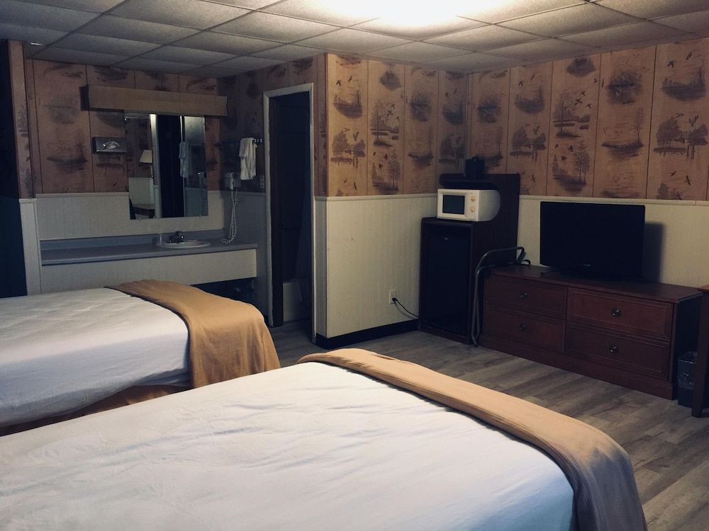 Tall Corn Inn Standard Room, 2 Double Beds, Non Smoking 3