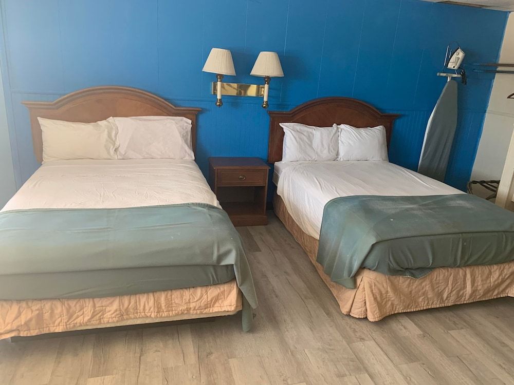 Tall Corn Inn Standard Room, 2 Double Beds, Smoking 4