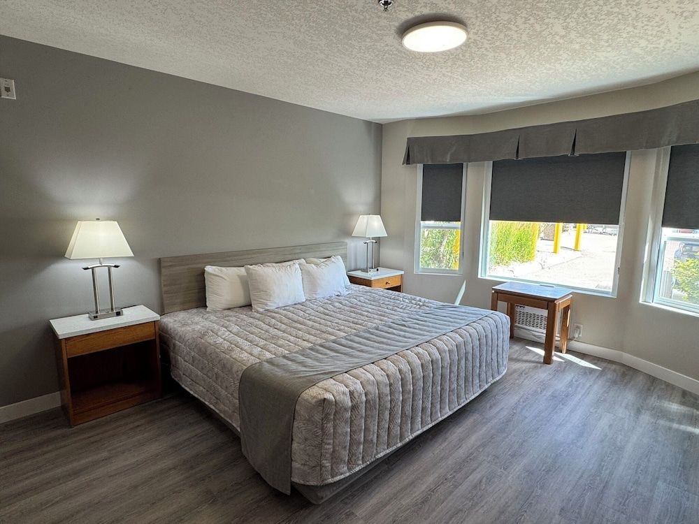 Western Budget Motel Leduc 3 Executive Apartment, 2 Bedrooms, Fireplace (3 Room) 7