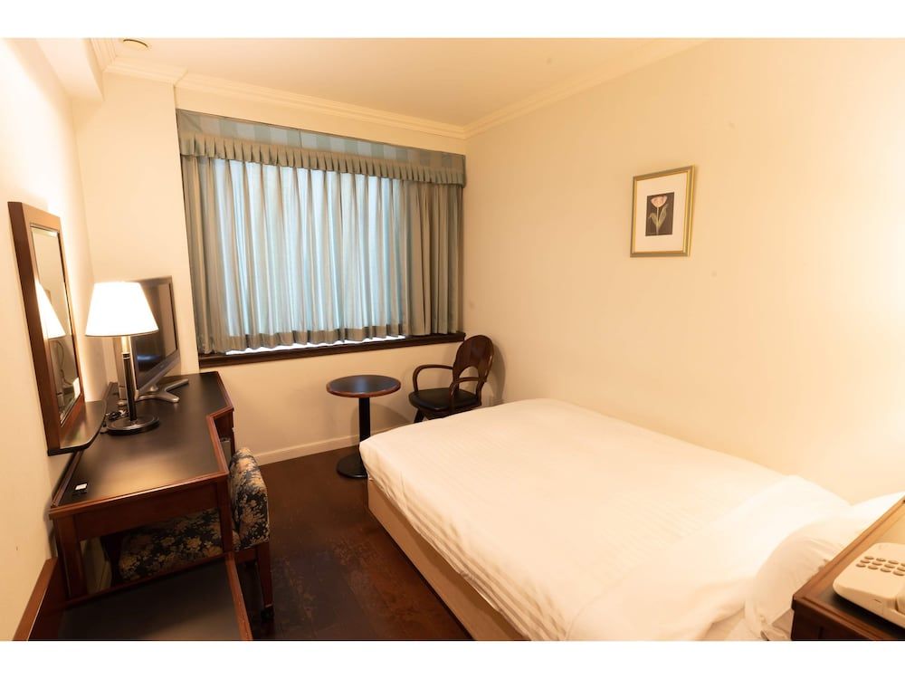 Standard Semi Double Room, Smoking