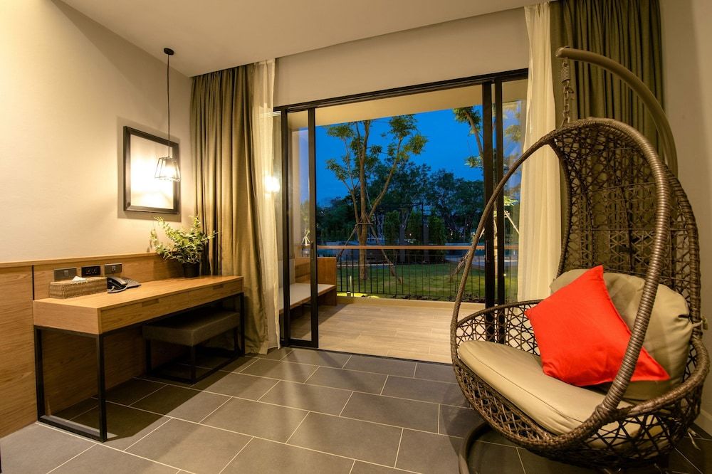 The Gallery Hotel Nai Harn Deluxe Room 10