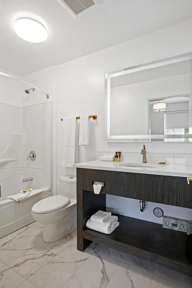 Crown Columbia Hotel, BW Premier Collection Suite, Multiple Beds, Non Smoking, Kitchen (Full Kitchen) 2