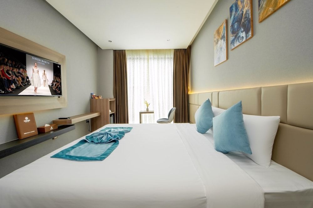 Boston Hotel Rainbow Double or Twin Room 3