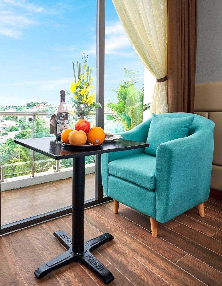 Boston Hotel Deluxe Art Double or Twin Room 10