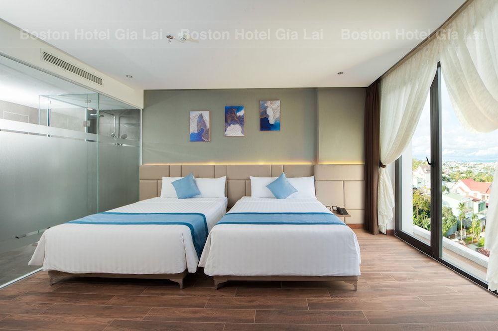 Boston Hotel Deluxe Art Double or Twin Room 4