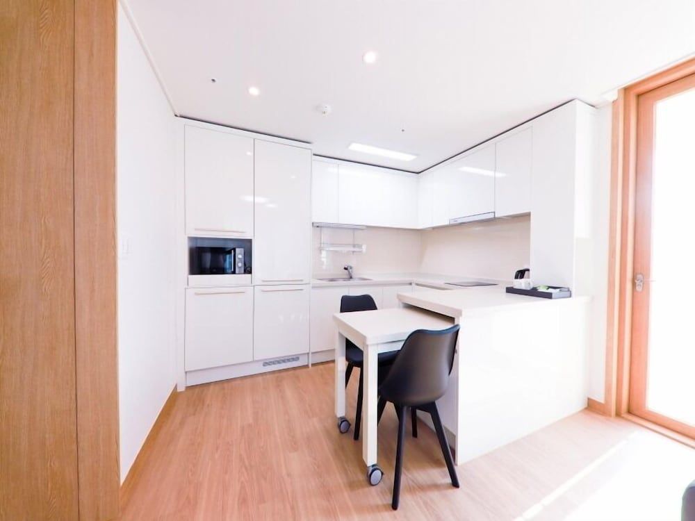 Leeinstay Hotel Premier Double Room, 1 Bedroom, Non Smoking 4