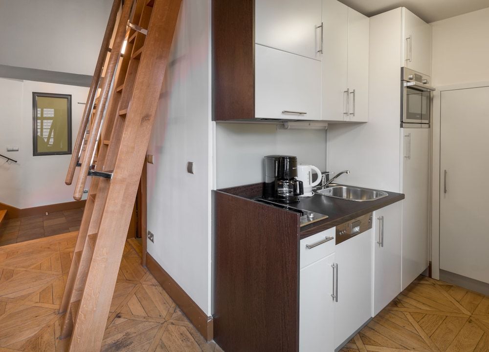 3 Epoques Apartments by Adrez Living Apartment, 1 Bedroom (Duplex - 3rd floor) 5