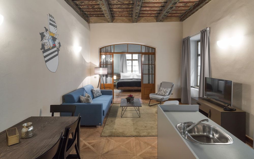 undefined 3 Epoques Apartments by Adrez Living 2