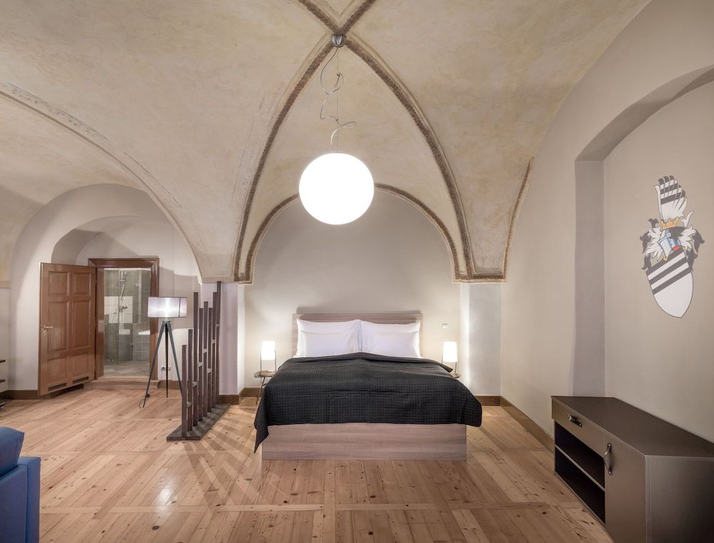 undefined 3 Epoques Apartments by Adrez Living 6