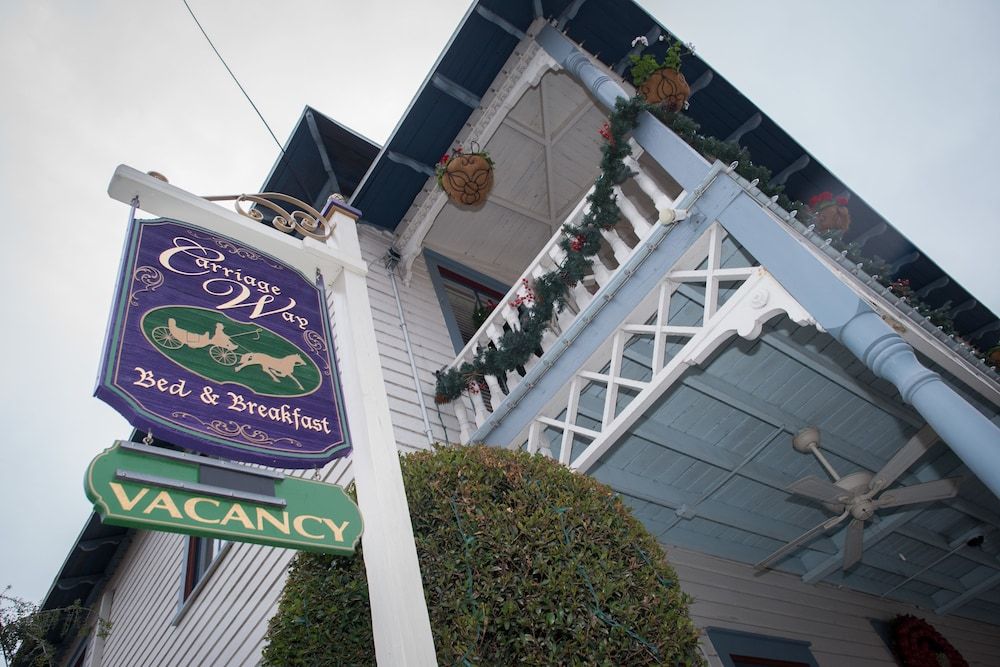Sapphire Room - Standard Room (Adults 21+ Only)