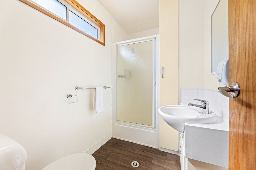 Tween Waters Merimbula Three Bedroom Poolside Villa 7