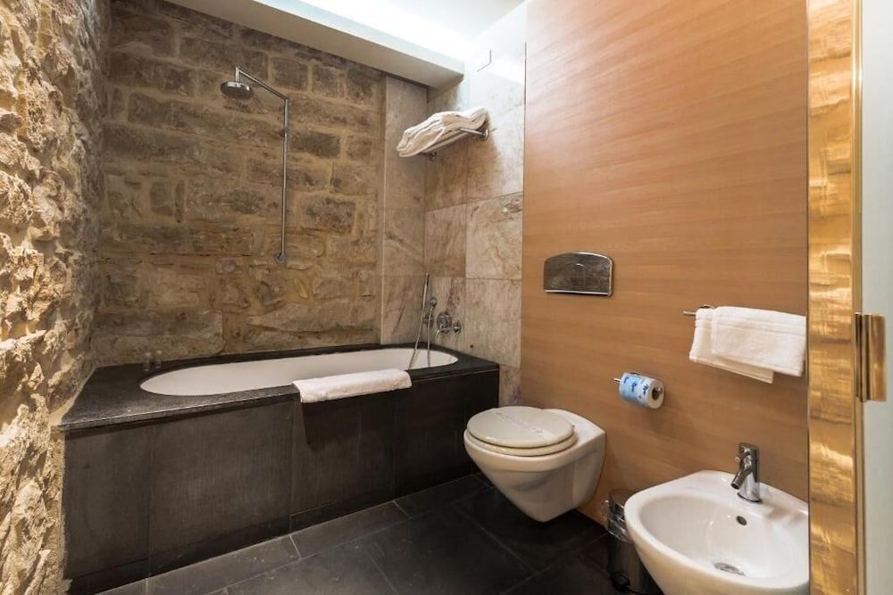 Hotel El Homs Palace Superior Double or Twin Room 9