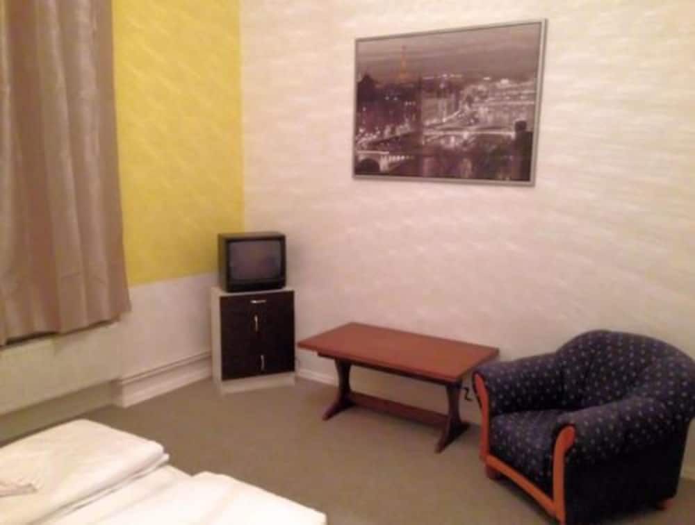 undefined Pension 1 7