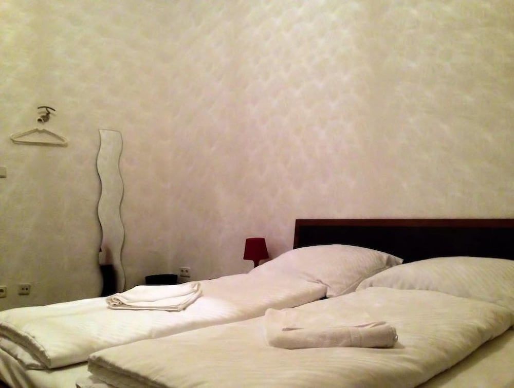 undefined Pension 1 3