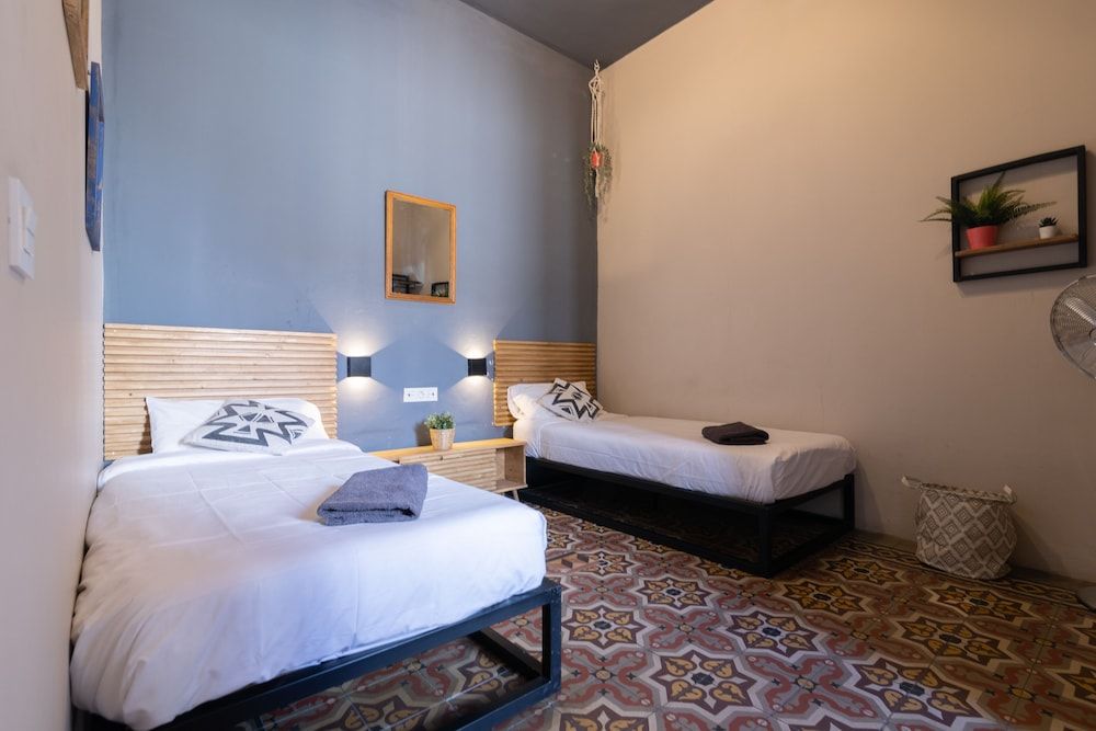 undefined BirdHouse Valencia 3