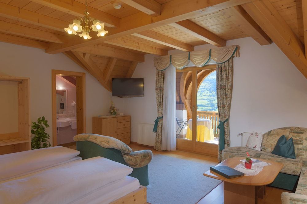 Junior Suite (for Families)
