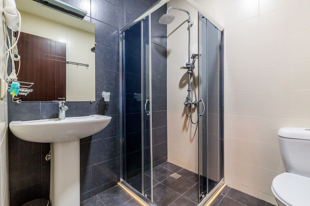 Hotel Marlyn Standard Double Room, Balcony, Courtyard View 4