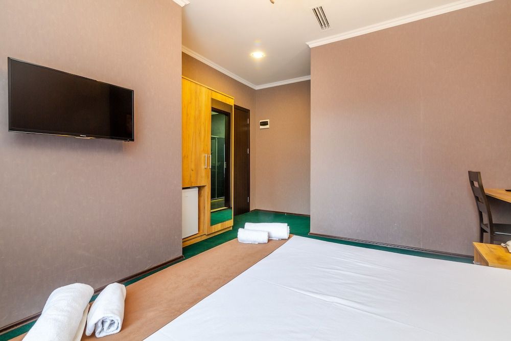 Hotel Marlyn Standard Double Room, Balcony, Courtyard View