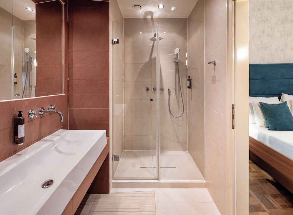 Golden Angel Suites by Adrez Living Apartment 11