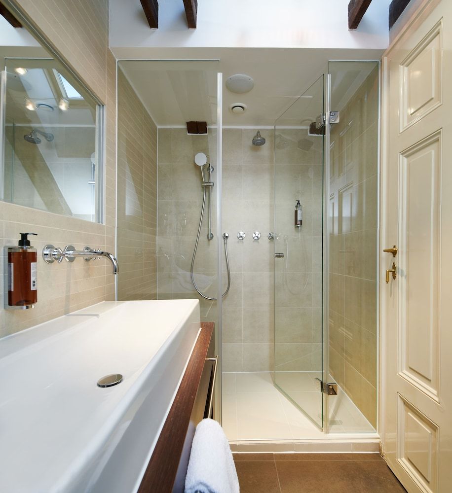 Golden Angel Suites by Adrez Living Apartment 7