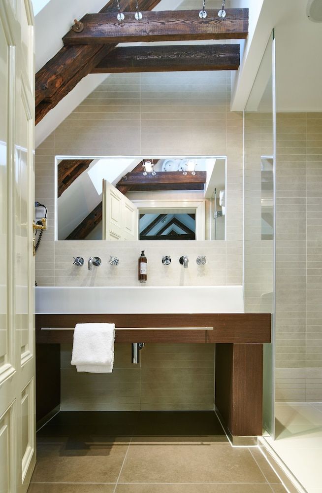 Golden Angel Suites by Adrez Living Apartment 13