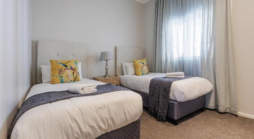 Axis Luxury Apartments by Century City Hotels Two-Bedroom Apartment 3